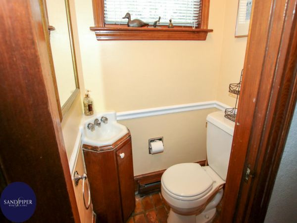 Cape Cod Home 995293