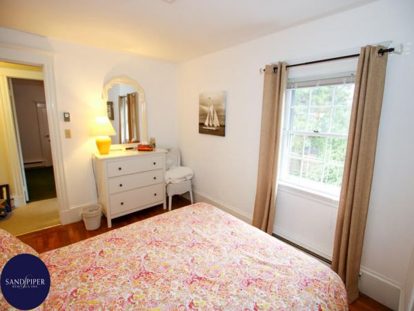 Cape Cod Home 995293