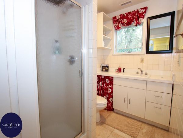 Cape Cod Home 995293