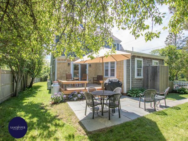 Cape Cod Home 995293