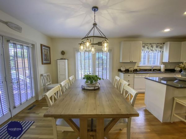 Cape Cod Home 995294
