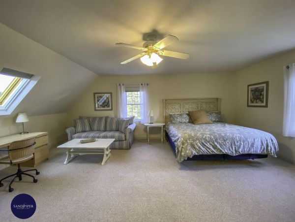 Cape Cod Home 995294