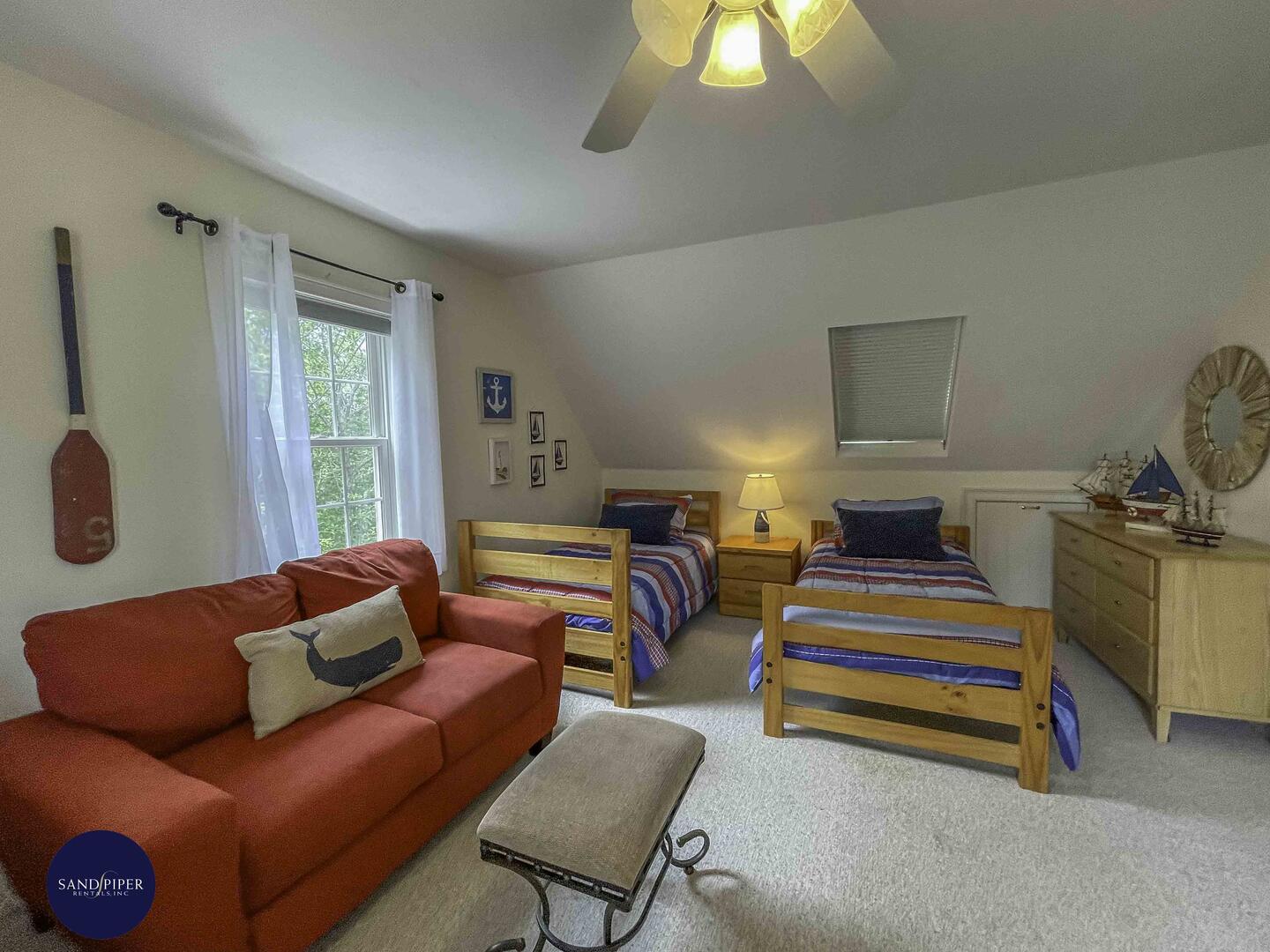 Cape Cod Home 995294
