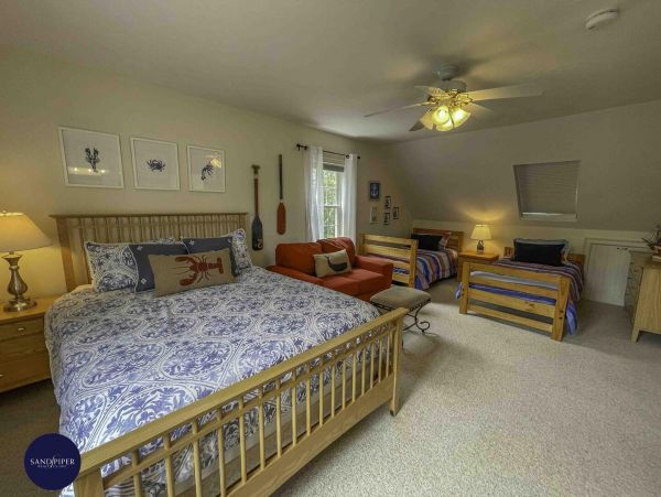 Cape Cod Home 995294