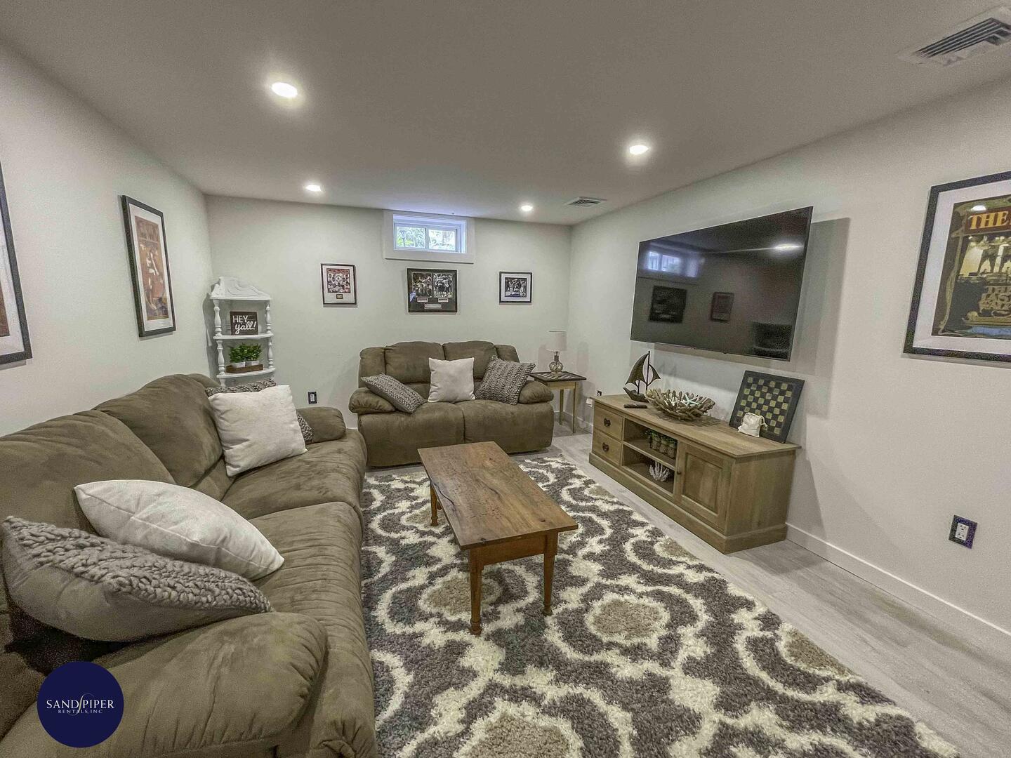 Cape Cod Home 995294