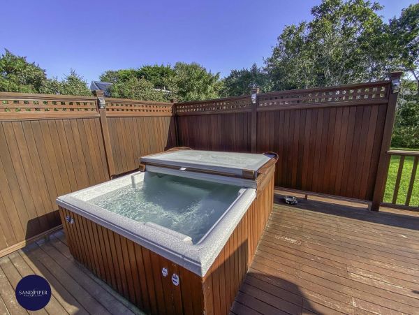 Cape Cod Home 995294