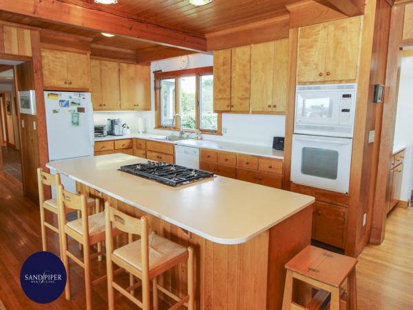 Cape Cod Home 995295