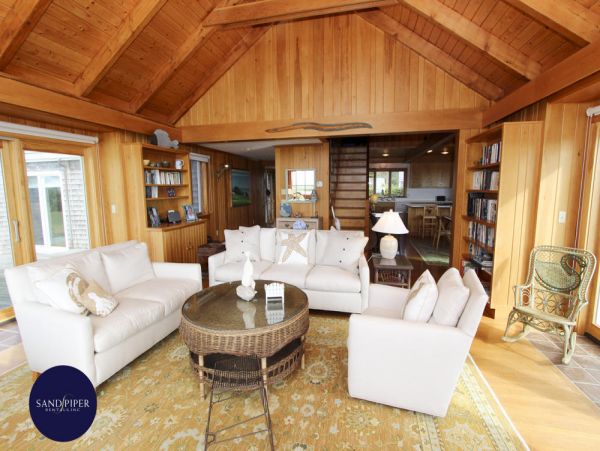 Cape Cod Home 995295