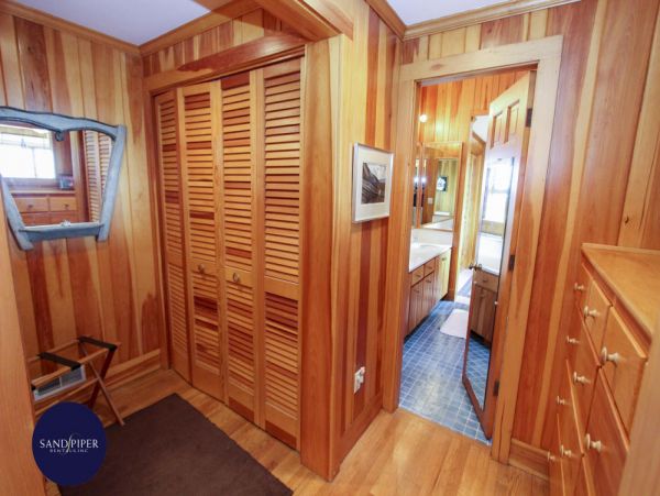Cape Cod Home 995295