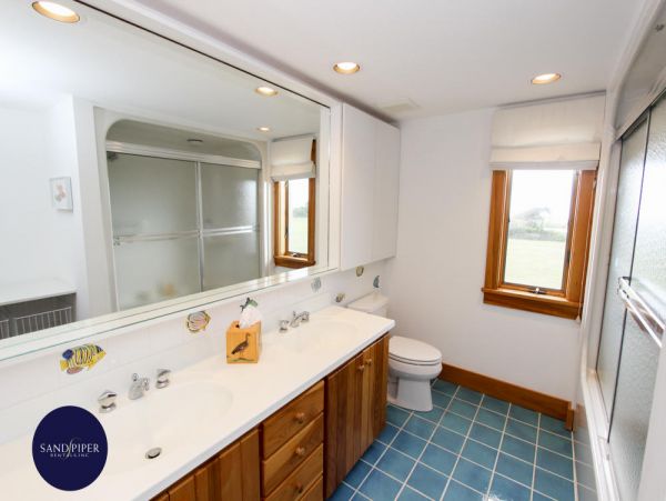 Cape Cod Home 995295