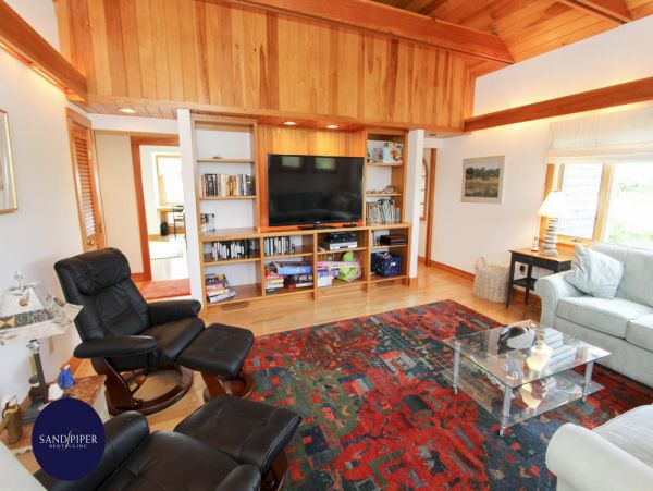 Cape Cod Home 995295