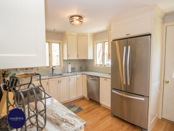 Cape Cod Home 995296