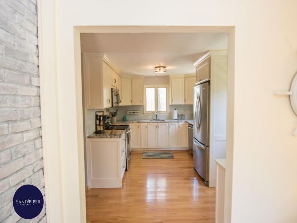Cape Cod Home 995296