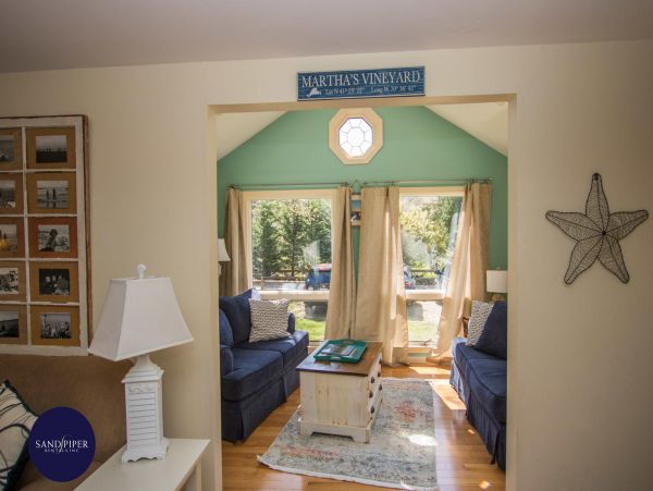 Cape Cod Home 995296