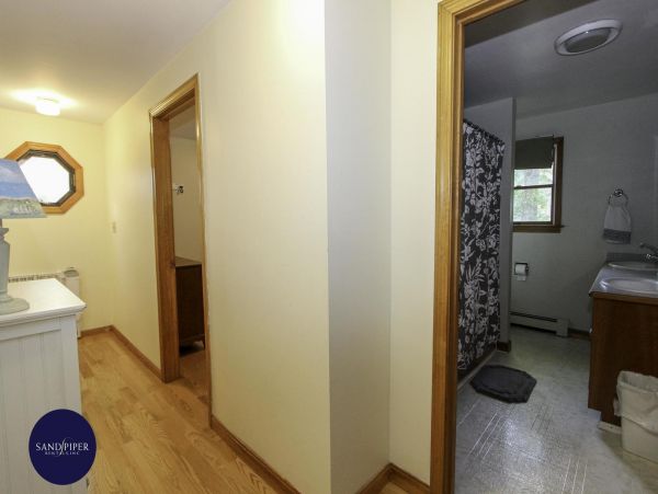 Cape Cod Home 995296