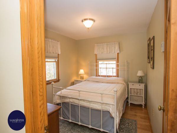 Cape Cod Home 995296
