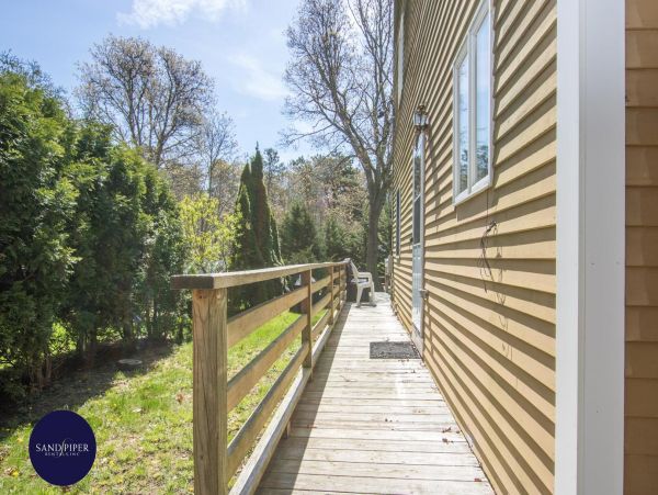 Cape Cod Home 995296