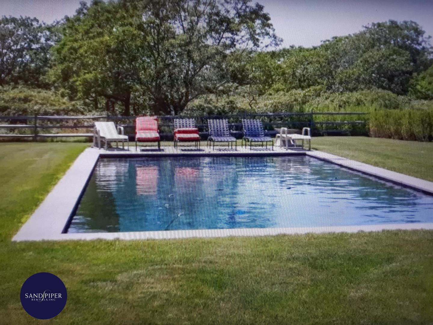Cape Cod Home 995297