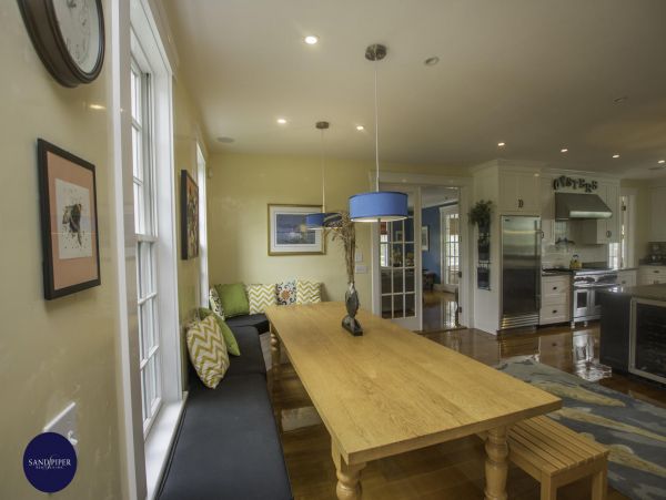 Cape Cod Home 995297