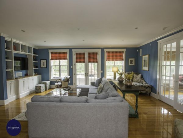 Cape Cod Home 995297