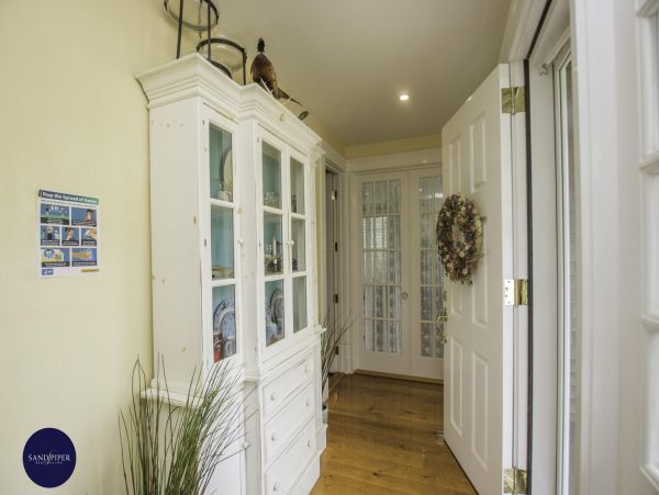 Cape Cod Home 995297