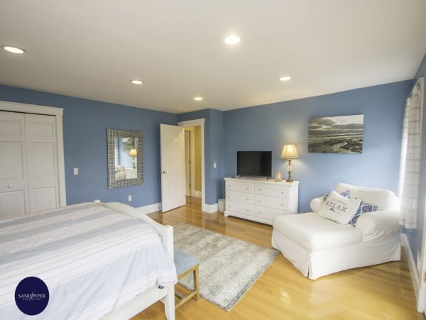 Cape Cod Home 995297