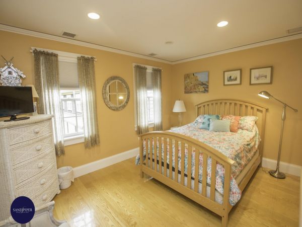 Cape Cod Home 995297
