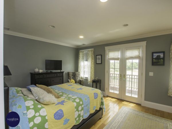 Cape Cod Home 995297