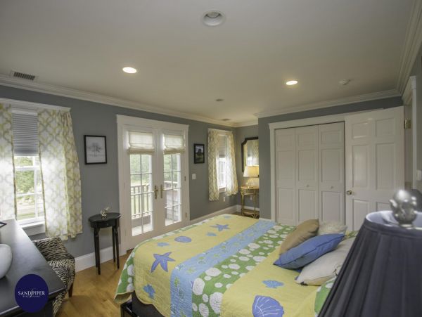 Cape Cod Home 995297