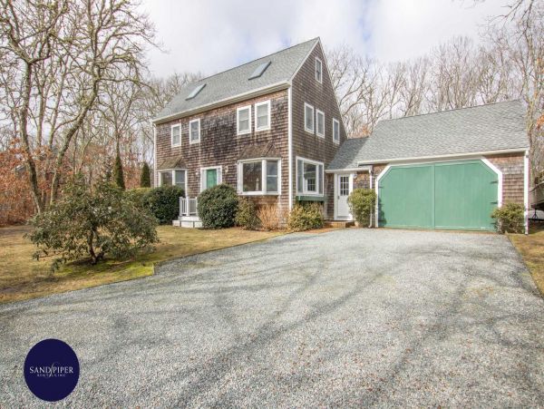 Cape Cod Home 995298
