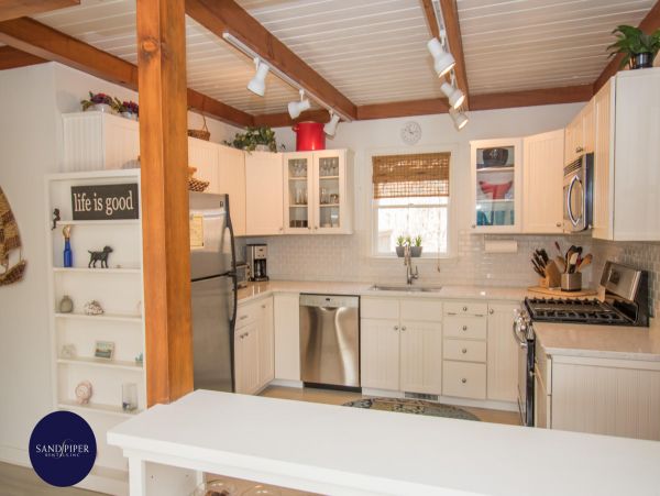 Cape Cod Home 995298