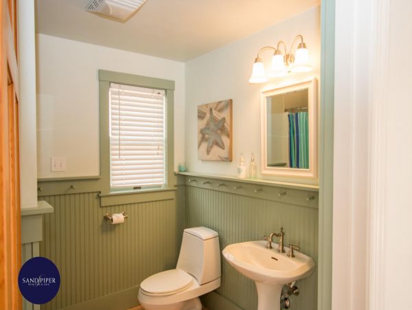 Cape Cod Home 995298