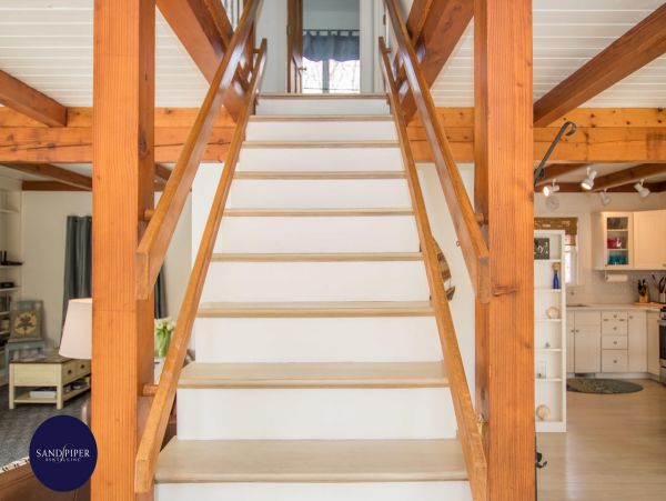 Cape Cod Home 995298