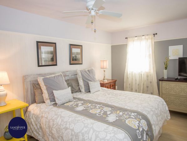 Cape Cod Home 995298