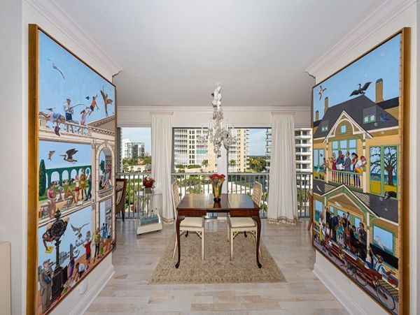 Beautiful Vacation Condo Walk to Beach In Naples Sleeps 6