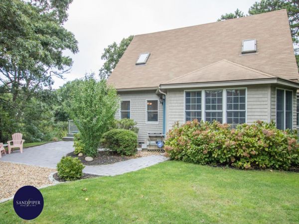Cape Cod Home 995300