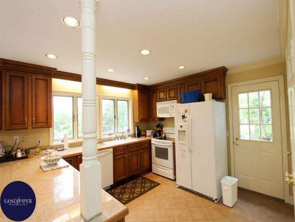 Cape Cod Home 995300