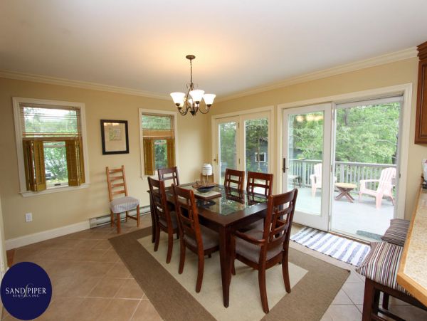 Cape Cod Home 995300