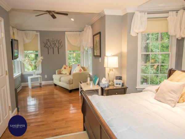 Cape Cod Home 995300
