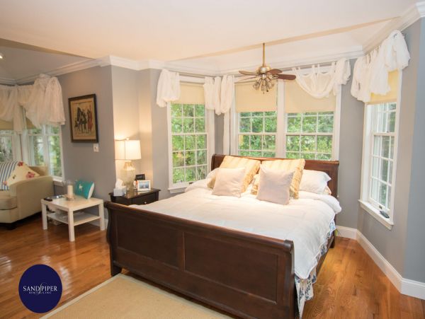 Cape Cod Home 995300