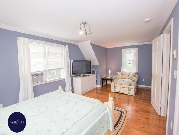 Cape Cod Home 995300