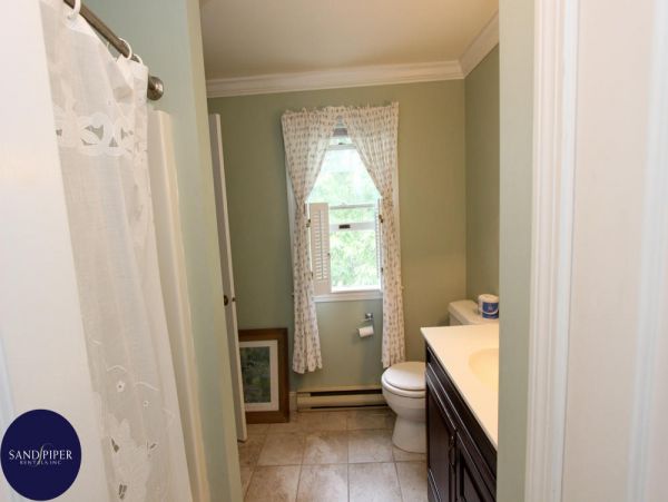 Cape Cod Home 995300