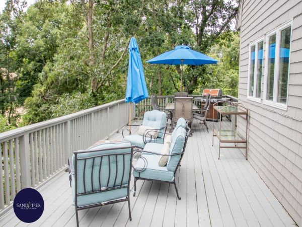 Cape Cod Home 995300