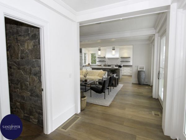 Cape Cod Home 995303