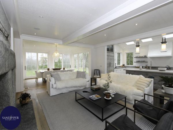 Cape Cod Home 995303