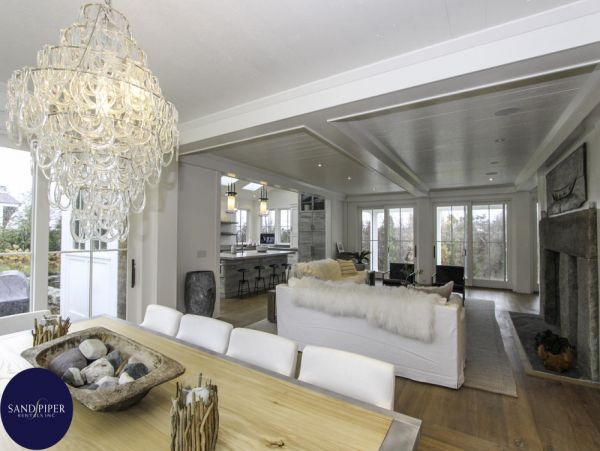 Cape Cod Home 995303