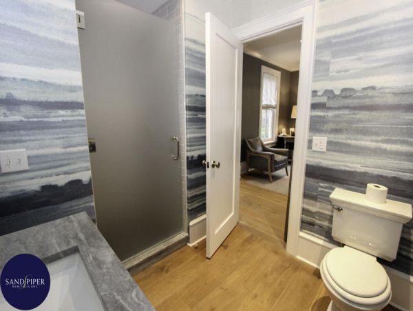 Cape Cod Home 995303