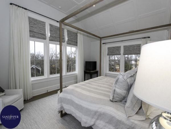 Cape Cod Home 995303
