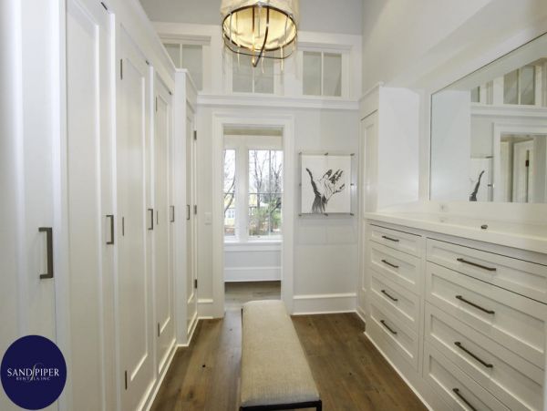 Cape Cod Home 995303