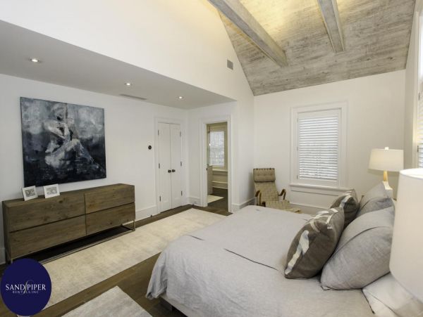 Cape Cod Home 995303